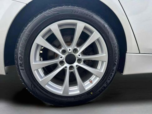 Used 2018 BMW 320i xDrive Sedan w/ Convenience Package image 35