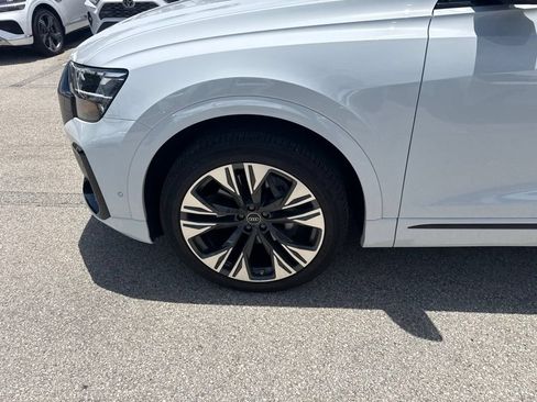 Used 2025 Audi Q8 Premium Plus AWD/4WD image 11