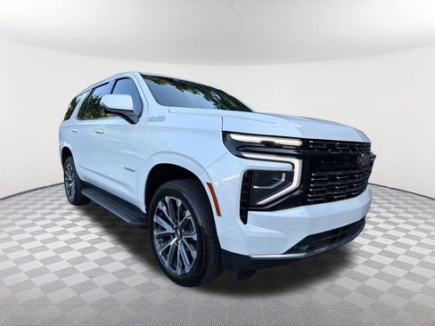 Used 2025 Chevrolet Tahoe High Country RWD image 3