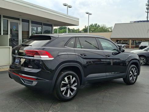 Certified 2022 Volkswagen Atlas Cross Sport SE AWD/4WD image 6