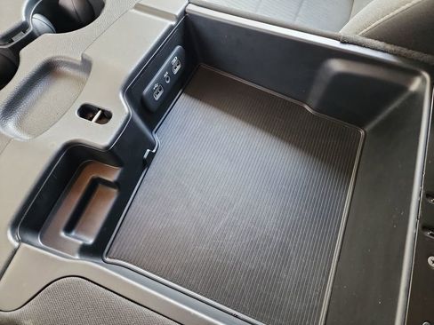 Used 2024 RAM 1500 Classic SLT RWD image 33