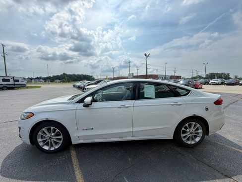Used 2019 Ford Fusion SE FWD image 6