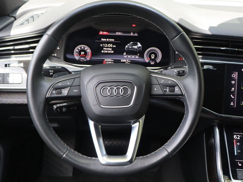 Used 2022 Audi Q8 Premium Plus AWD/4WD image 20