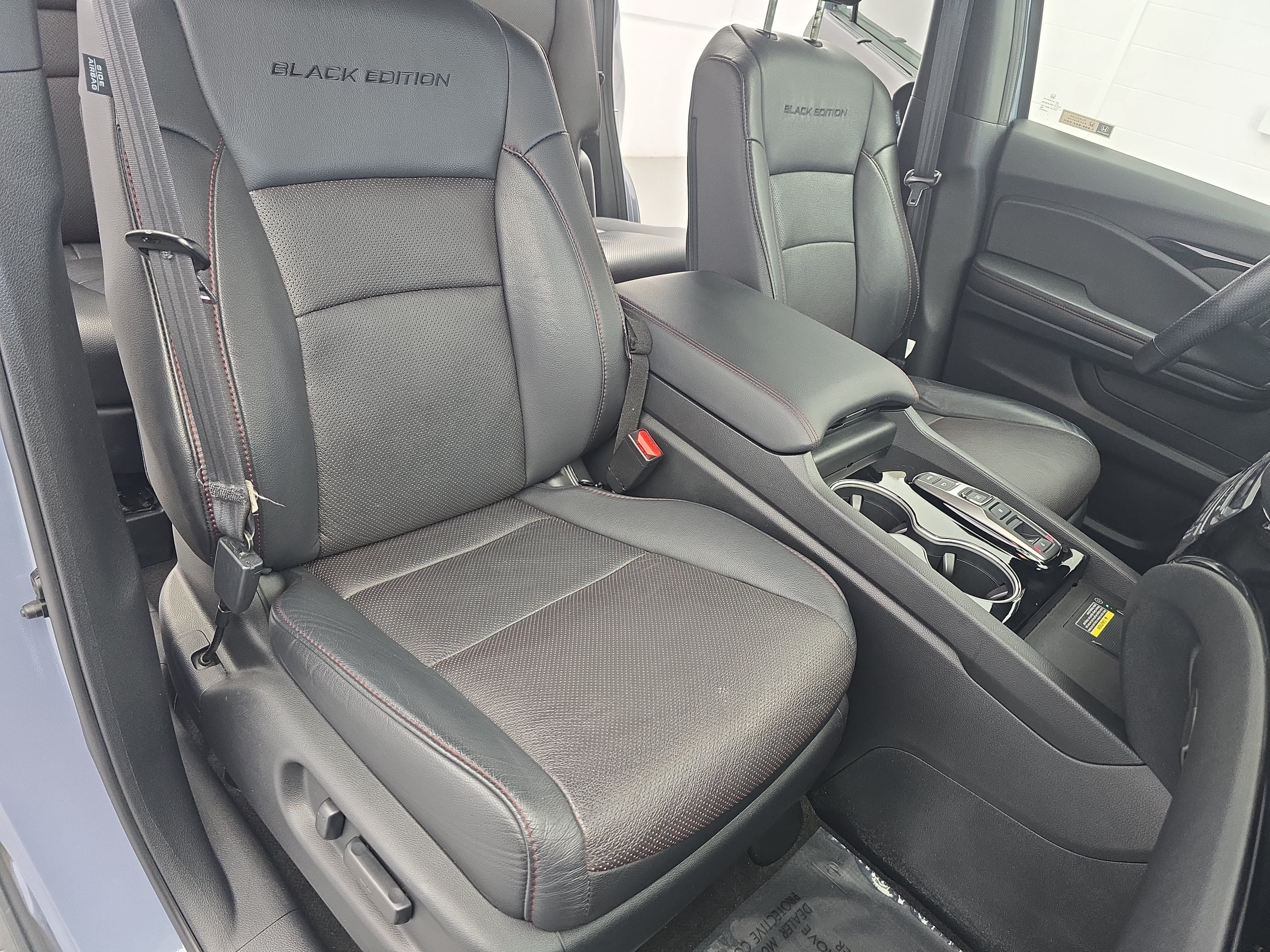 Used 2024 Honda Passport Black Edition image 10