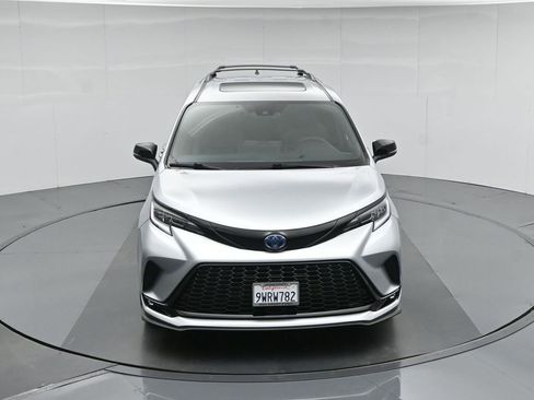 Used 2025 Toyota Sienna XSE w/ XSE Premium Package FWD image 42
