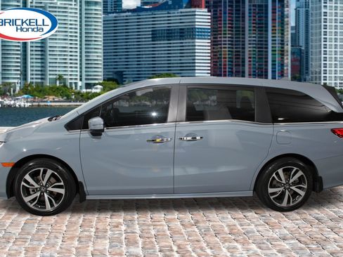 Certified 2024 Honda Odyssey Touring image 2