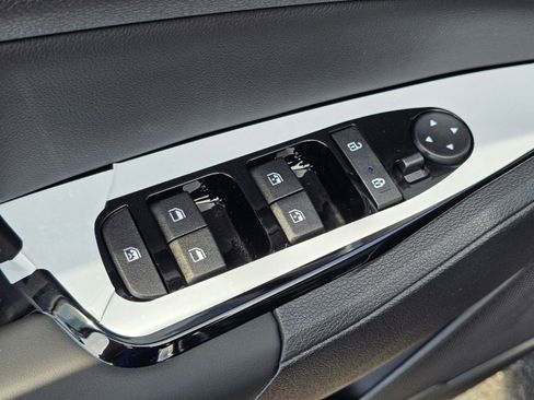 Used 2025 Kia Sportage EX w/ Premium Package image 14