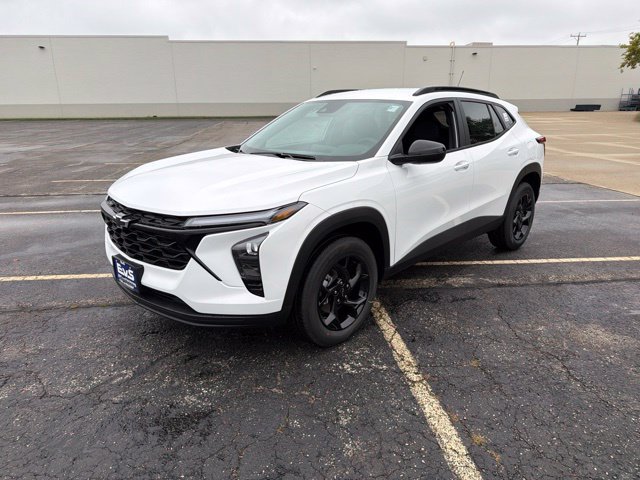 New 2026 Chevrolet Trax LT w/ Driver Confidence Package FWD image 1