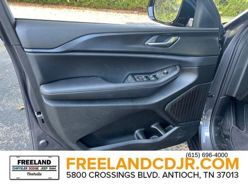 New 2025 Jeep Grand Cherokee L Altitude image 14