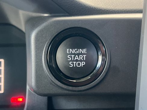 Certified 2025 Toyota Tacoma SR5 image 21