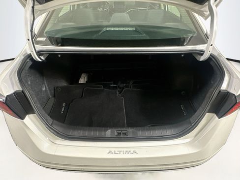 Used 2024 Nissan Altima 2.5 SV FWD image 27