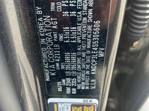 Used 2025 Kia Niro LX FWD image 3