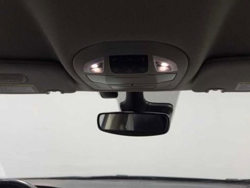 Used 2022 Chrysler Pacifica Touring-L FWD image 20