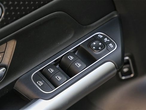 New 2025 Mercedes-Benz GLA 250 4MATIC image 26