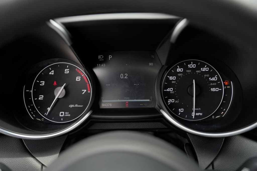 Used 2017 Alfa Romeo Giulia AWD image 50