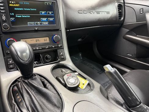 Used 2007 Chevrolet Corvette Coupe w/ Preferred Equipment Group RWD image 26