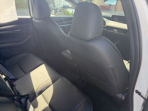 Used 2024 MAZDA MAZDA3 s FWD image 11