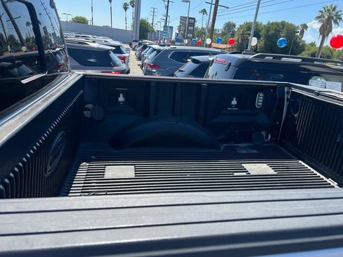 Used 2015 Ford F150 Platinum w/ Equipment Group 701A Luxury AWD/4WD image 7