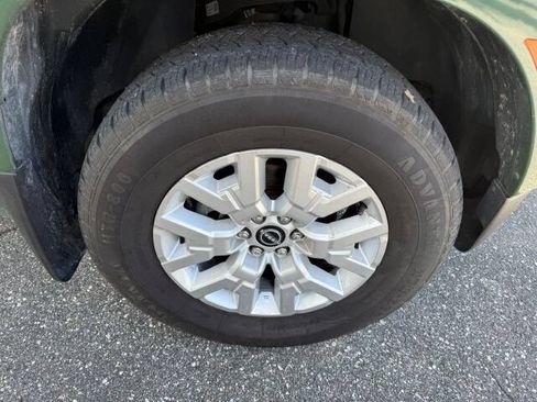 Used 2022 Nissan Frontier SV RWD image 9