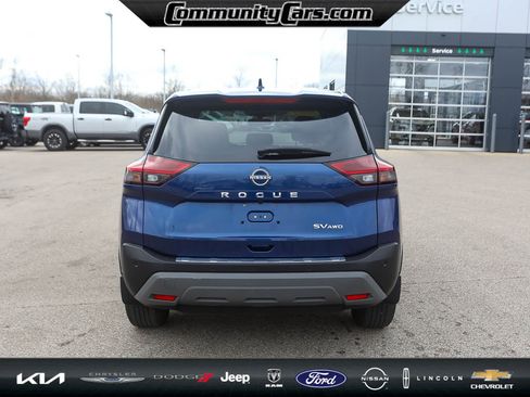 Used 2023 Nissan Rogue SV image 5