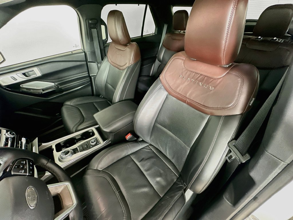 Used 2022 Ford Explorer Platinum w/ Equipment Group 601A AWD/4WD image 26