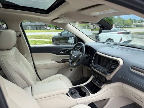 Used 2021 GMC Acadia Denali w/ Denali Ultimate Package AWD/4WD image 24
