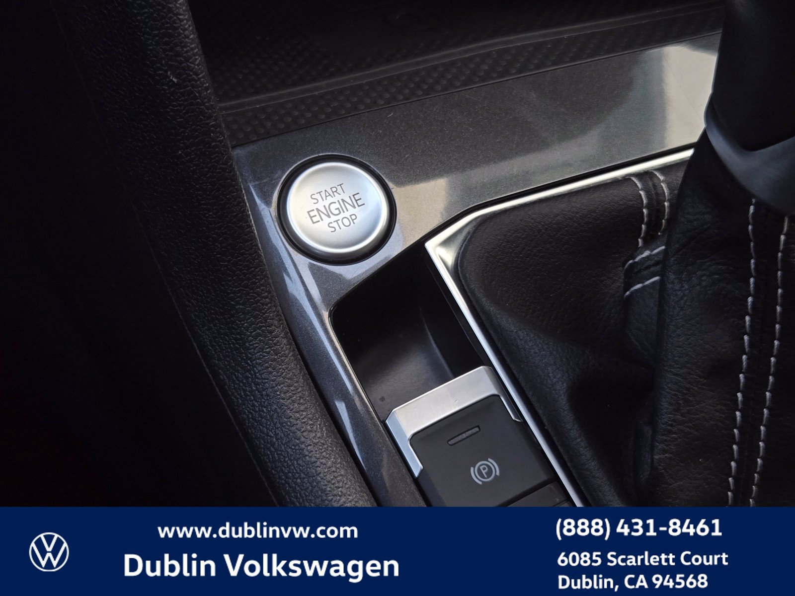 Certified 2024 Volkswagen Tiguan SE w/ Panoramic Sunroof Package AWD/4WD image 19