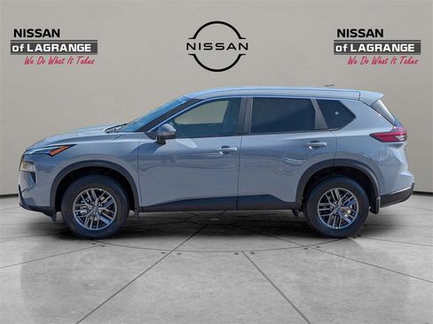 New 2026 Nissan Rogue SV image 8