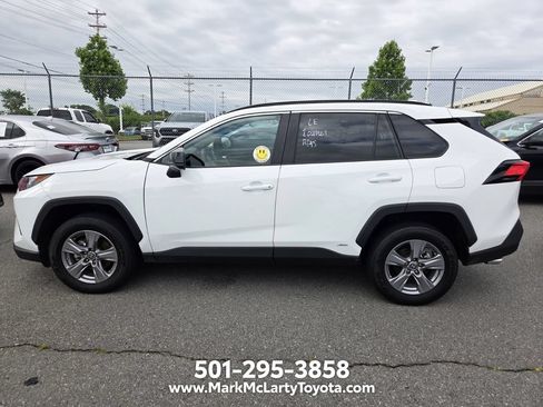Used 2022 Toyota RAV4 LE AWD/4WD image 6