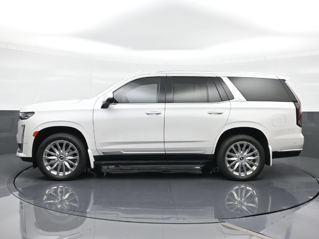 Used 2023 Cadillac Escalade Premium Luxury RWD image 3