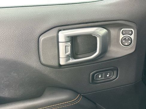 Used 2022 Jeep Gladiator Mojave w/ Cold Weather Group AWD/4WD image 25