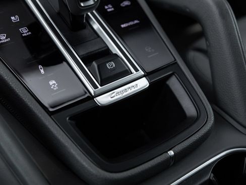 Certified 2023 Porsche Cayenne AWD/4WD image 27