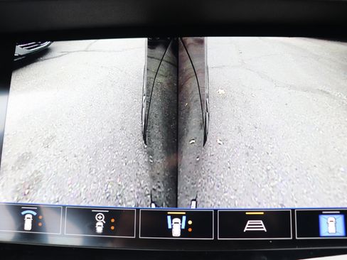 Used 2022 Buick Envision Avenir w/ Technology Package II image 42