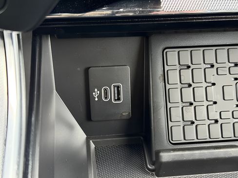 Used 2025 Ford F150 Platinum w/ FX4 Off-Road Package AWD/4WD image 15