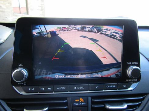 Used 2022 Nissan Altima 2.5 SR image 17