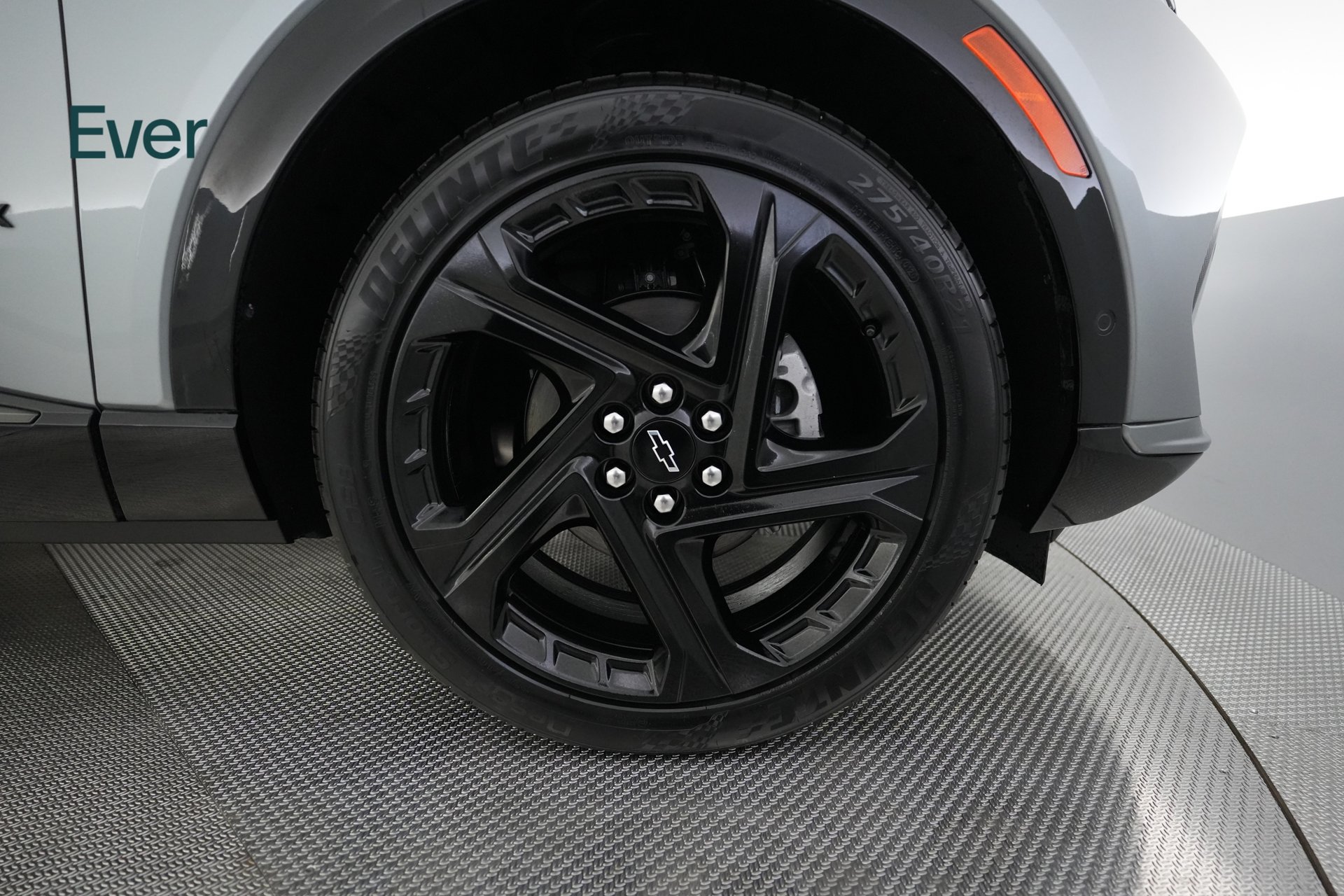 Used 2024 Chevrolet Equinox EV RS FWD image 20