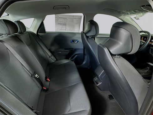 New 2025 Kia K4 LXS image 26