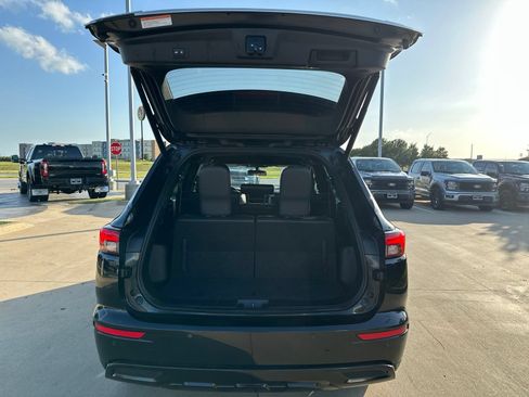 Used 2023 Mitsubishi Outlander SE Black Edition FWD image 11