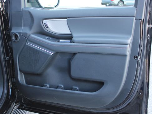 Used 2025 Ford Expedition Active image 15