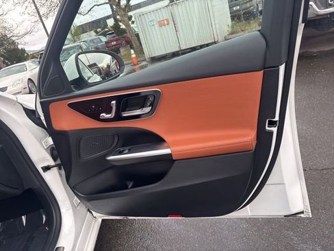 Used 2025 Mercedes-Benz C 300 4MATIC Sedan image 34