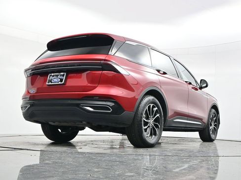 Used 2025 Lincoln Nautilus Premier image 49