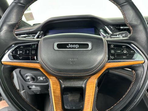 Used 2022 Jeep Grand Cherokee Summit AWD/4WD image 13