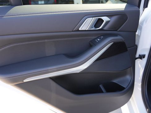 Used 2025 BMW X5 xDrive50e w/ M Sport Package image 16