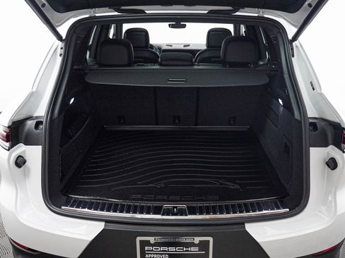 Certified 2024 Porsche Cayenne AWD/4WD image 24