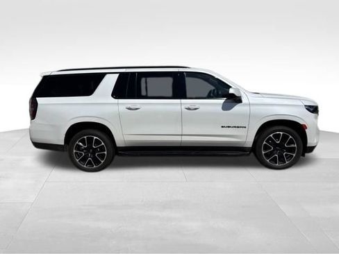 Used 2023 Chevrolet Suburban RST AWD/4WD image 6