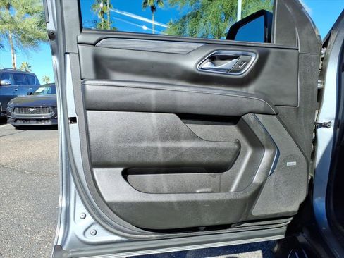 Used 2021 GMC Yukon XL SLT w/ SLT Premium Package image 19