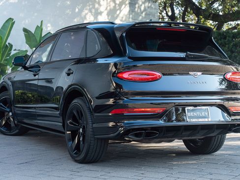 Used 2023 Bentley Bentayga Extended Wheelbase image 50