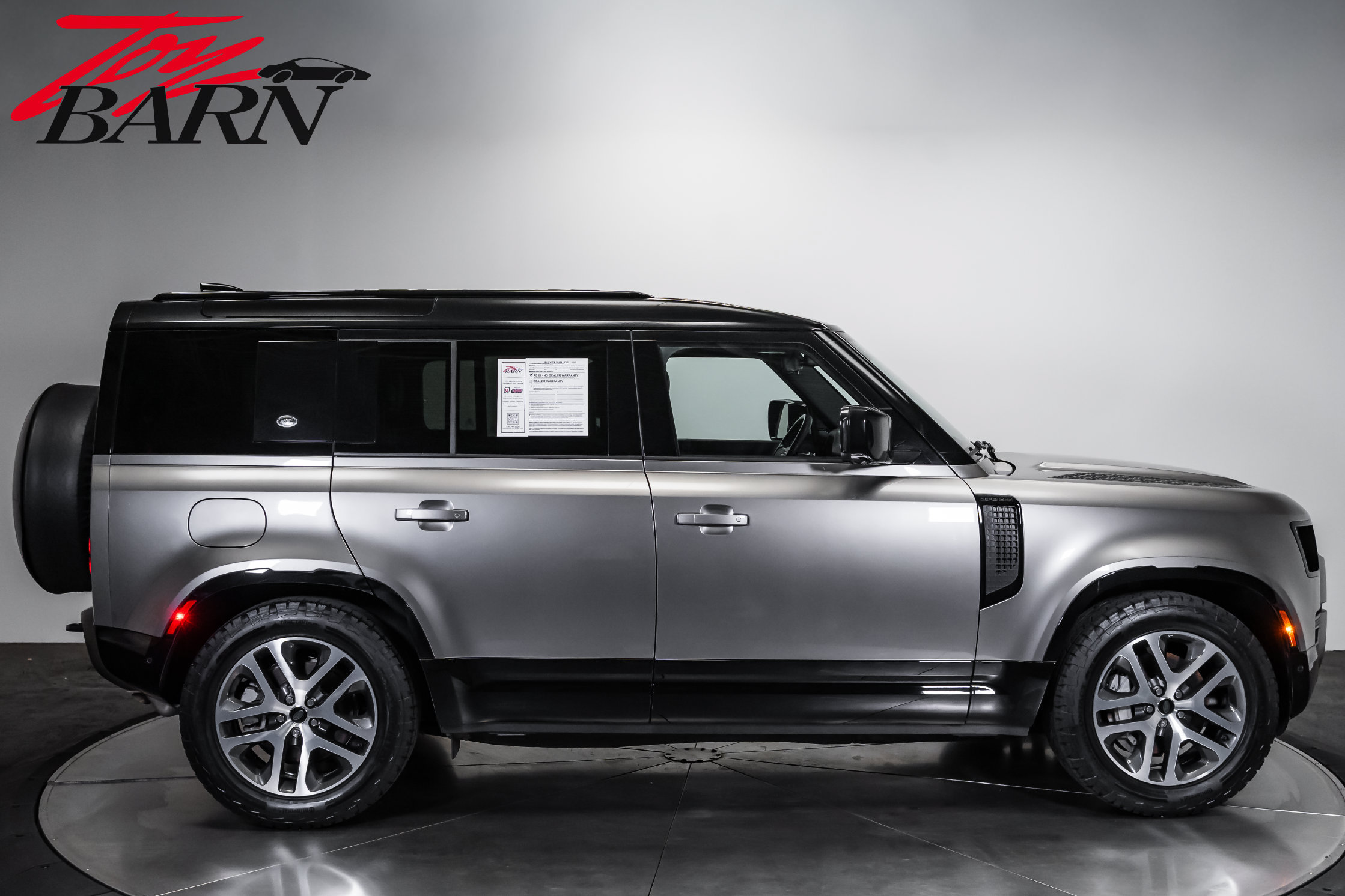 Used 2024 Land Rover Defender 110 X-Dynamic SE AWD/4WD image 6