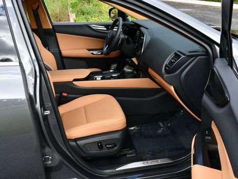 Used 2025 Lexus NX 250 FWD w/ Towing Package (2000 Lbs) image 47