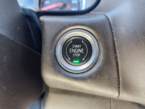 Used 2021 Chevrolet Suburban LS image 31